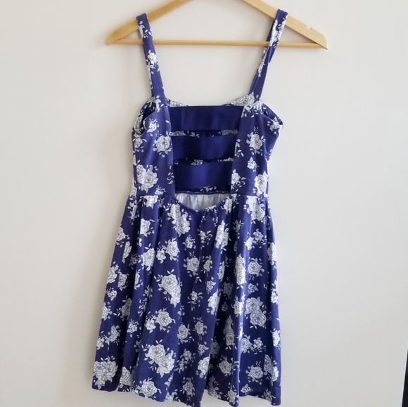 Romantic summery dress - Picture 4 of 4